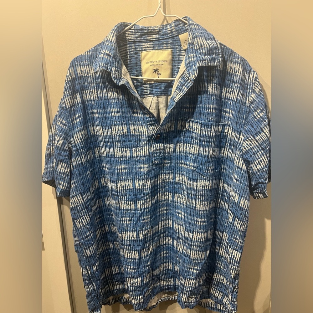 VINTAGE RETRO ISLAND REPUBLIC SHIRT
